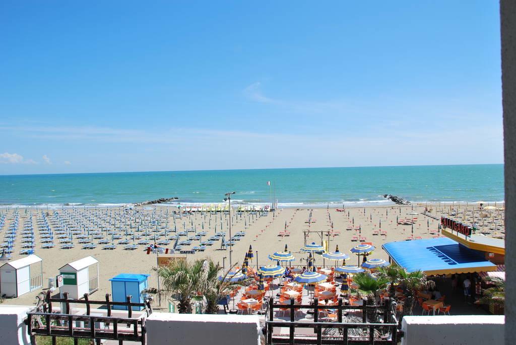 Appartamento Frontemare Azzurra Caorle Extérieur photo